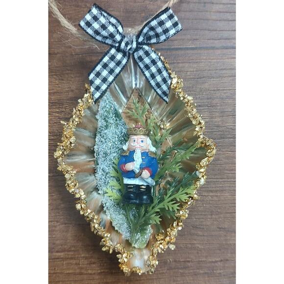 Handmade Tart Tin Vintage Style Nutcracker Soldier Christmas Ornament O2 - Picture 1 of 3